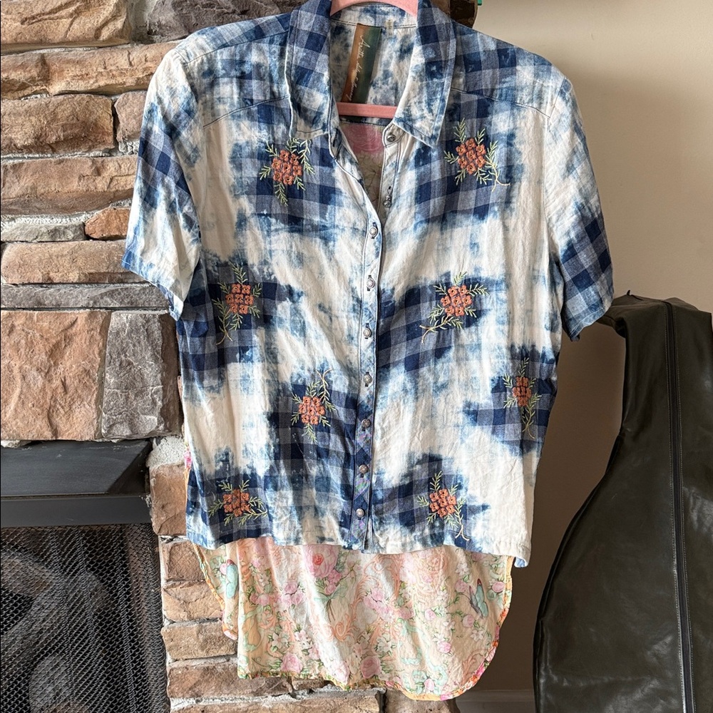 Aratta Blue Plaid Button-Front Shirt with Floral Embroidery